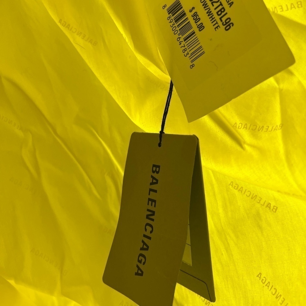 Balenciaga Repeat Logo Short-Sleeve Shirt - Picture 14 of 14